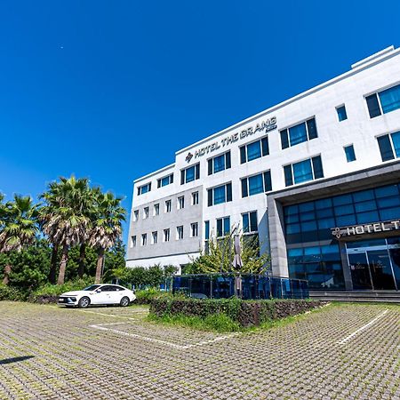 Hotel The Grang Jungmun Согвипхо Экстерьер фото