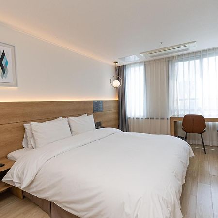 Hotel The Grang Jungmun Согвипхо Экстерьер фото