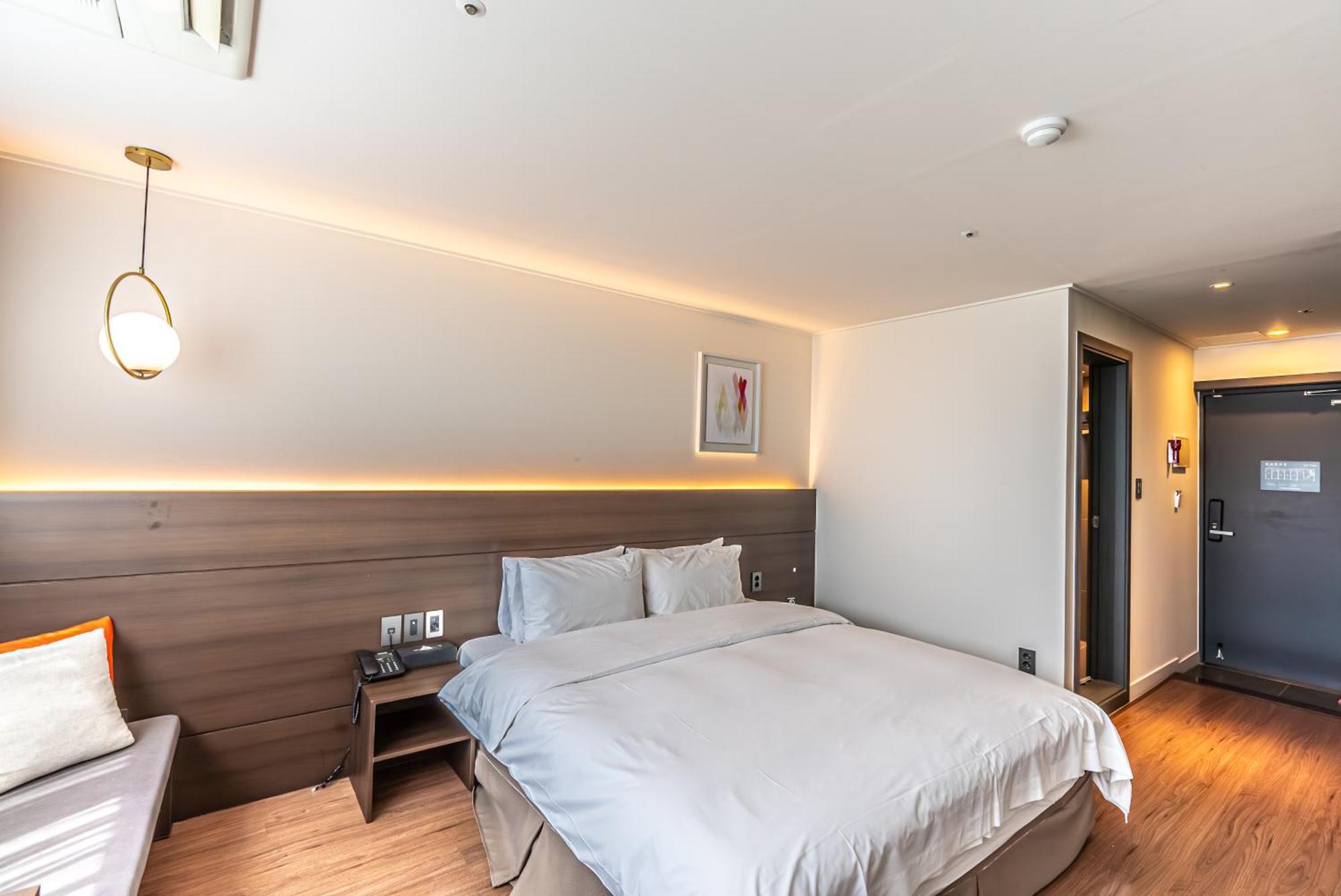 Hotel The Grang Jungmun Согвипхо Экстерьер фото
