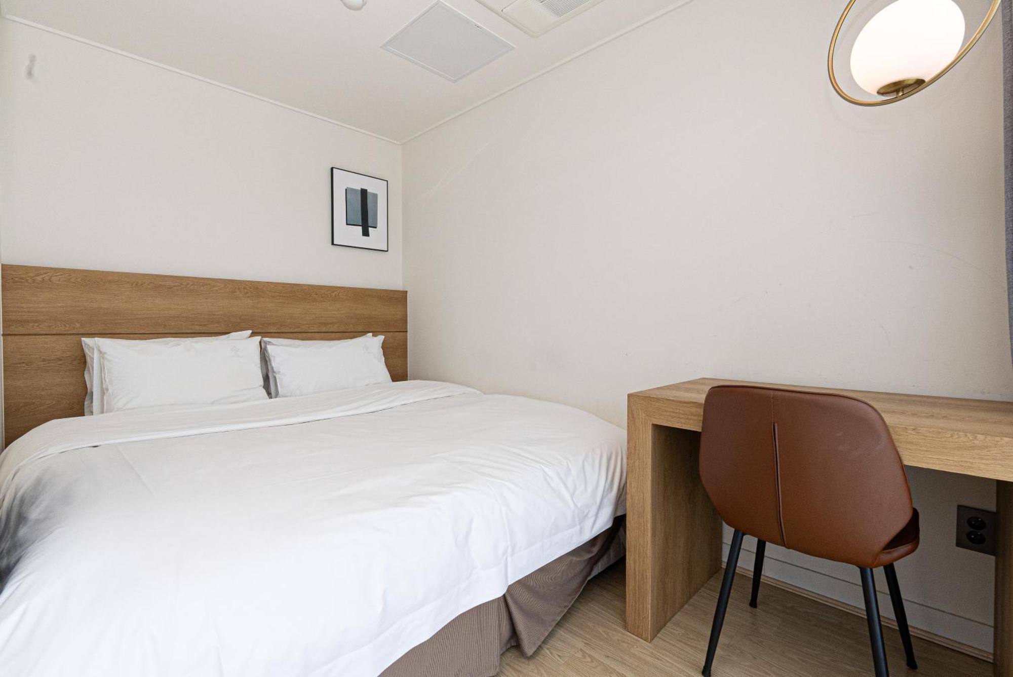Hotel The Grang Jungmun Согвипхо Экстерьер фото